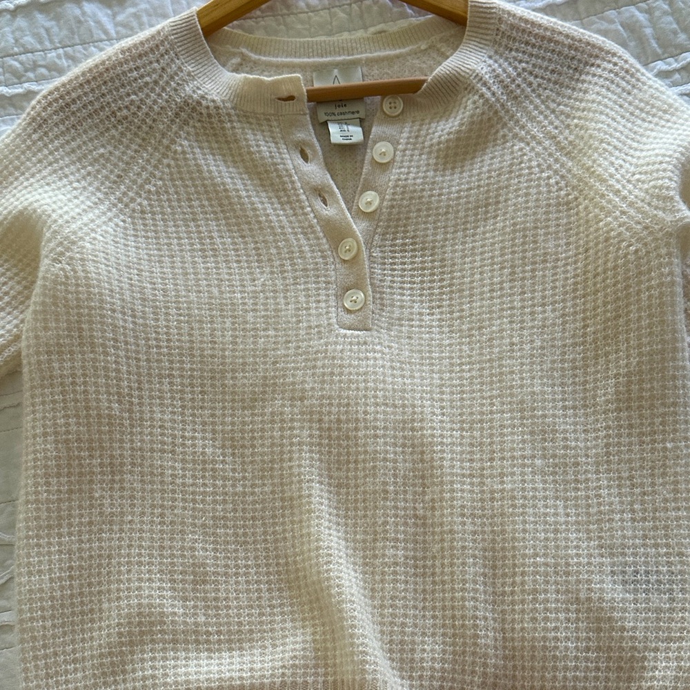 Cashmere Button-Up Knit Sweater. Short sleeve.